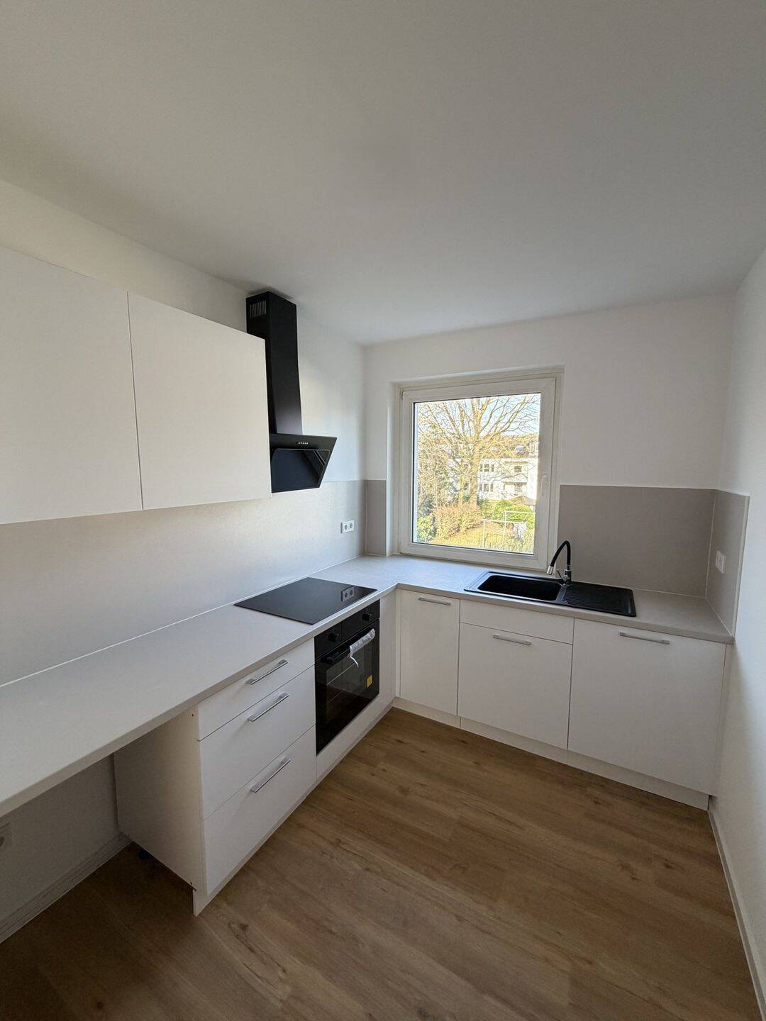 Thumbnail-Highlight in gepflegter Umgebung - hochwertig sanierte 3-Zimmer-Eigentumswohnung mit Balkon!