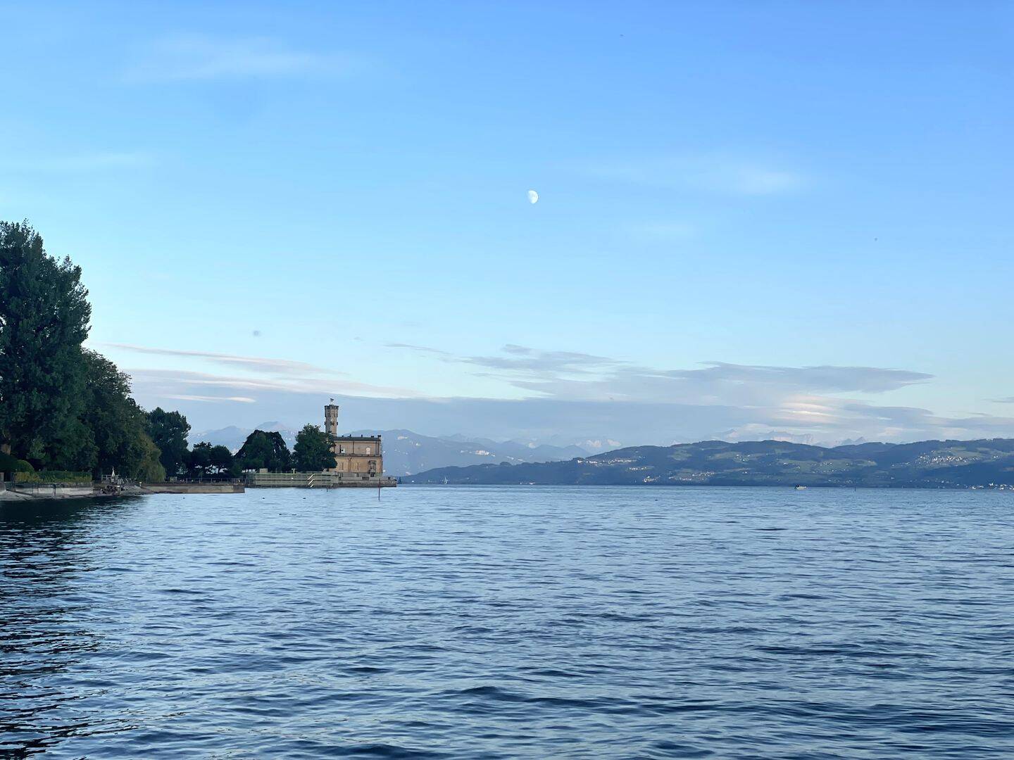 Blick auf Schloss Montfort Abendstimmung