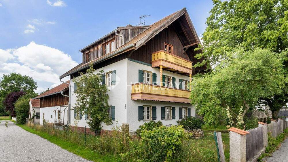 Thumbnail-Projekt mit Perspektive: Bauernhaus auf großem Grundstück in ruhiger Lage