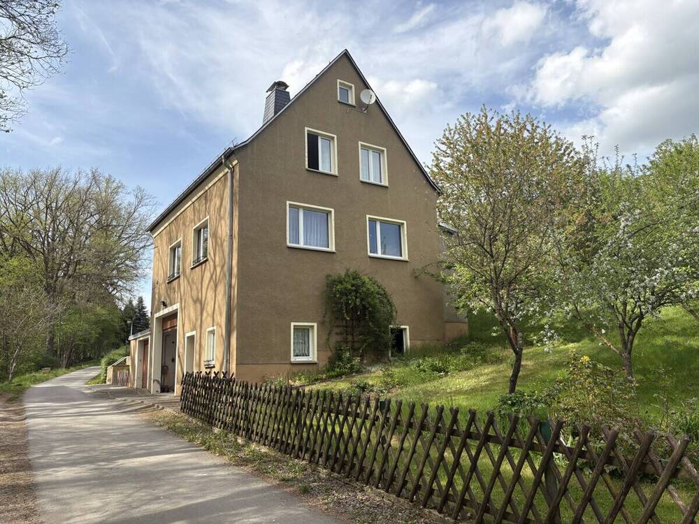 Thumbnail-Freistehendes Einfamilienhaus mit viel Nutzfläche und großem Garagenbereich - ruhige Lage in Geißen bei Gera