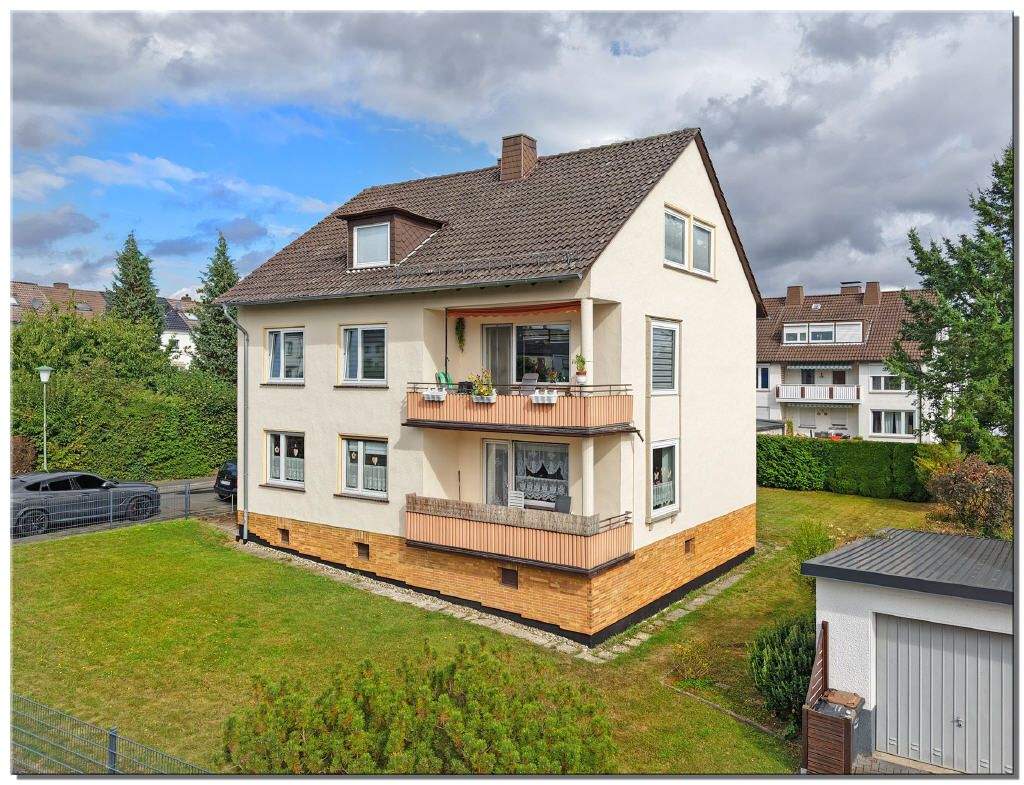 Thumbnail-Gepflegtes 3-Familienhaus direkt am Bossentalpark mit 2 Garagen