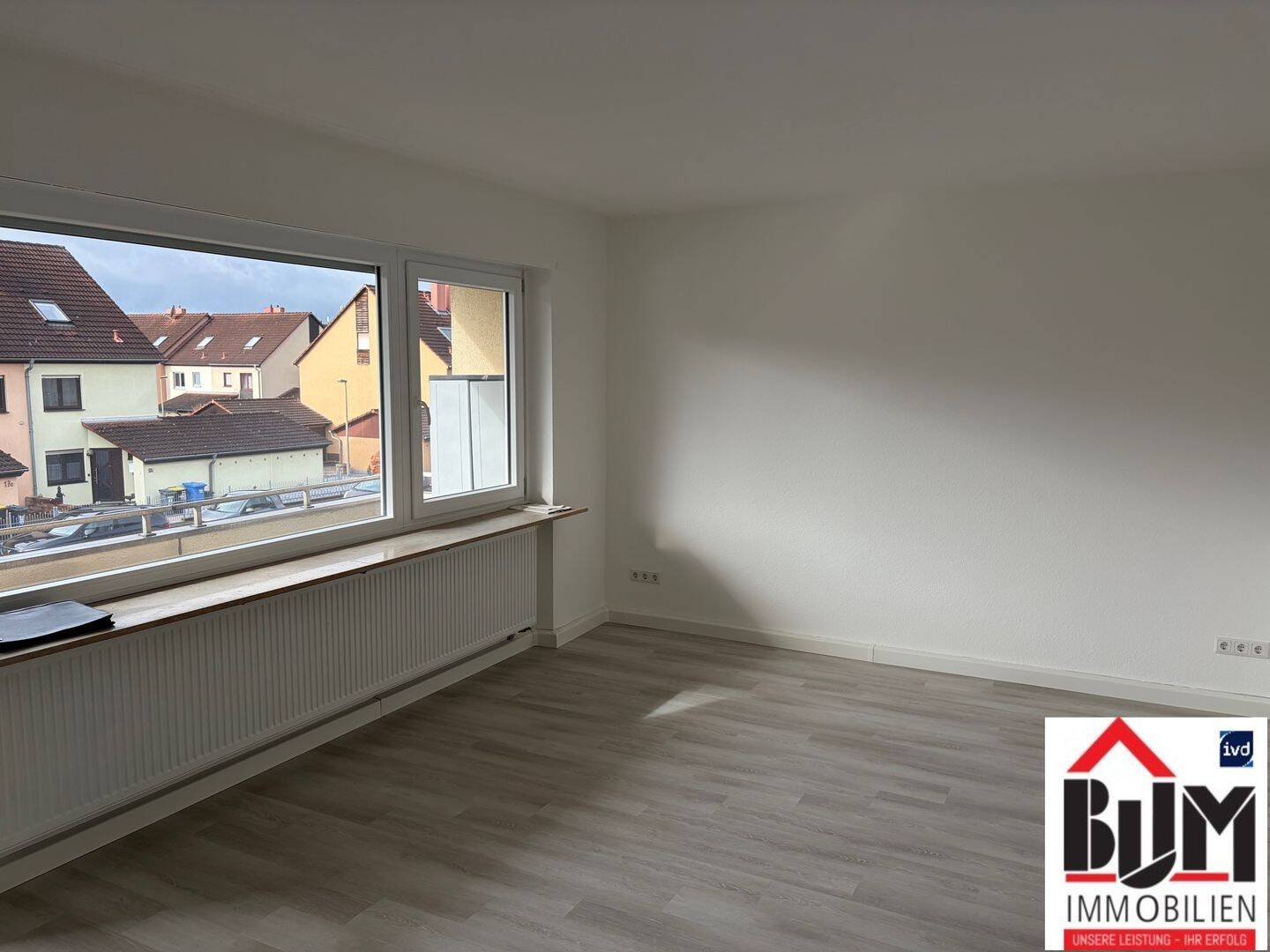 Thumbnail-*Hell - Büro - renoviert -3 Zimmer - provisionsfrei - Parkplätze*