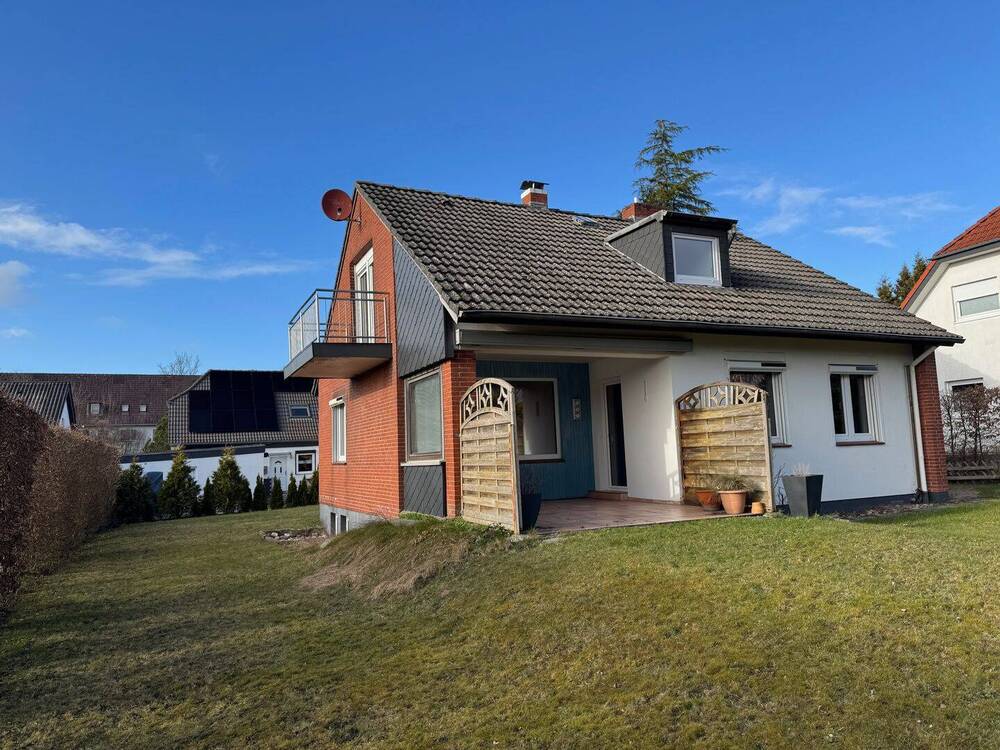 Thumbnail-Charmantes Wohnhaus zum Renovieren - auf großzügigem Grundstück in 2. Reihe