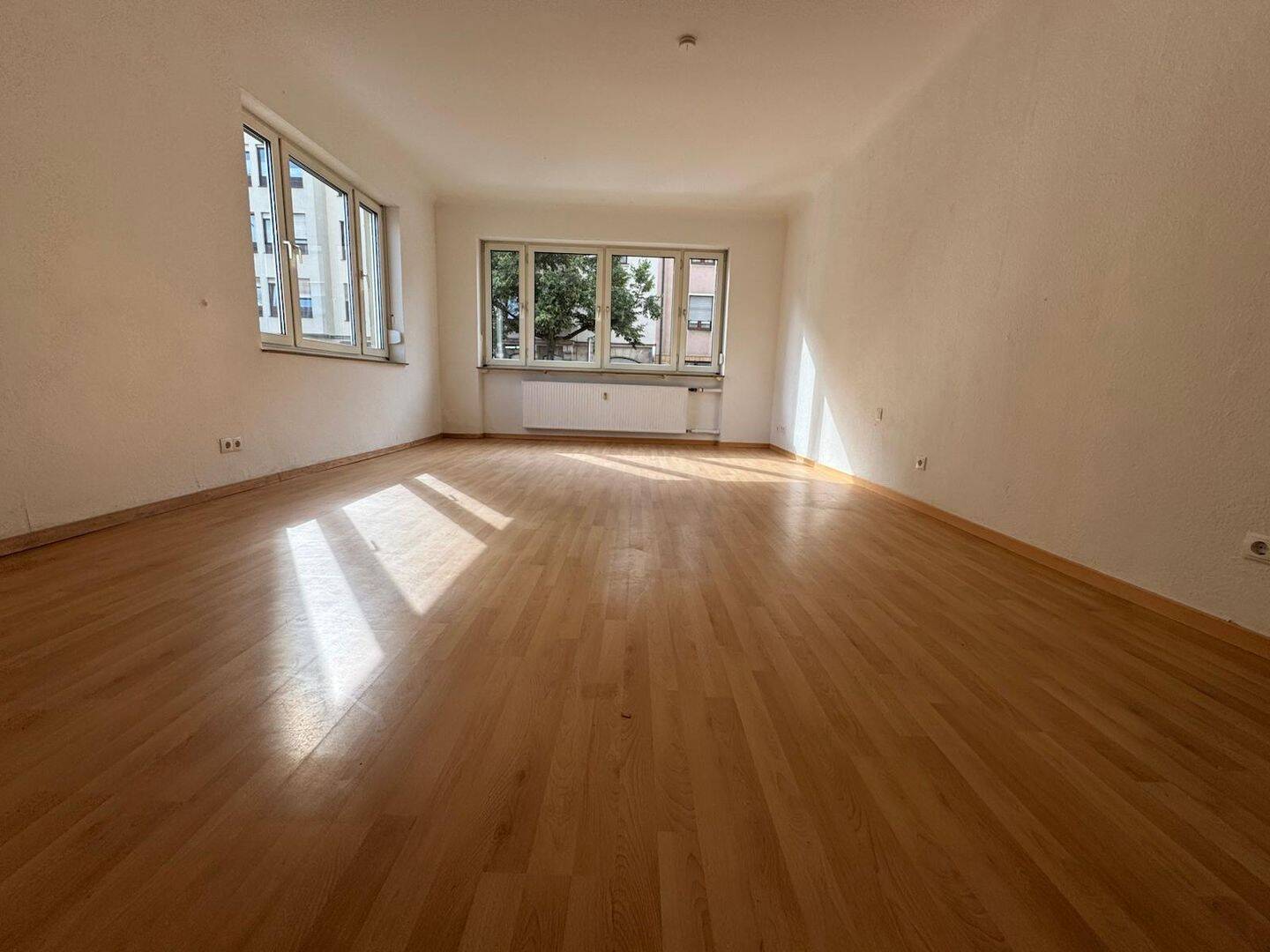 Thumbnail-*Attraktives Mehrfamilienhaus mit 12 Wohneinheit in Nürnberg!*