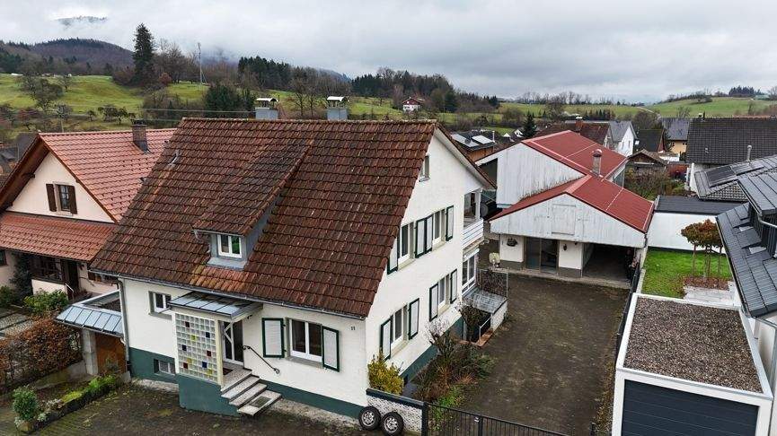 Thumbnail-Wohnhaus mit zwei Wohneinheiten & vielseitigem Werkstattgebäude in Hasel