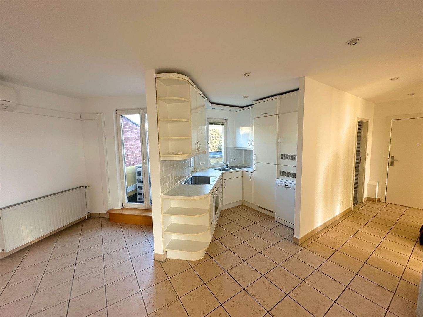 Thumbnail-Berlin-Wittenau - 3 Zi - Dachgeschoß zur Miete - Großzügige Wohnung mit Terrasse für Sportliche