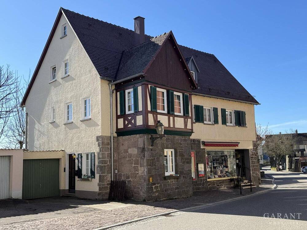 Thumbnail-Denkmalgeschütztes Wohn- und Geschäftshaus mit Garage im Herzen von Waldenburg!