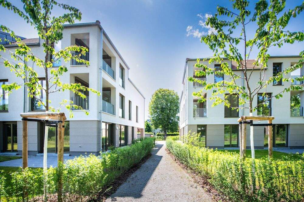 Thumbnail-Neu: Hübsche 2-Zimmer-Wohnung mit Tageslicht-Badezimmer und Loggia