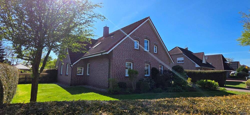 Thumbnail-Charakteristisches modernes Fehnhaus mit großem Grundstück