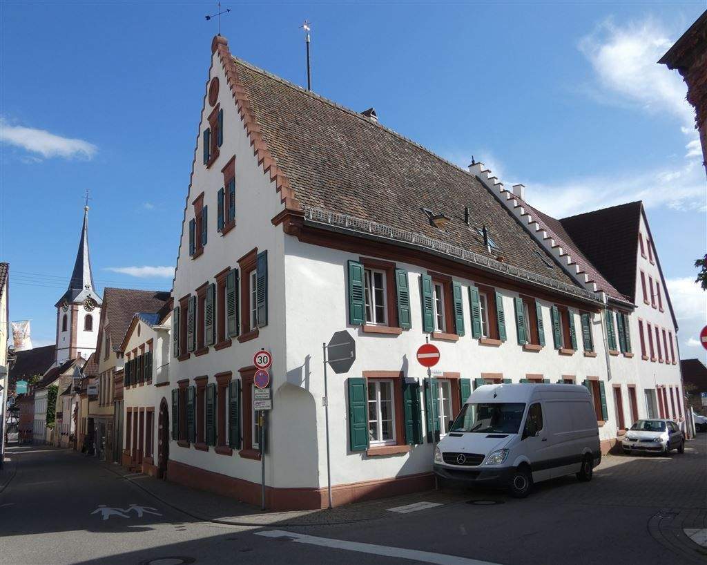 Thumbnail-Investitions-Highlight - Renaissance-Anwesen - Baujahr 1613 - saniert 2016