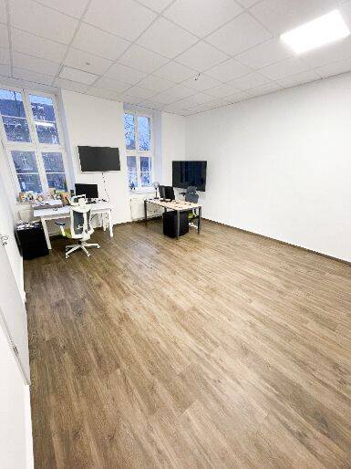 Thumbnail-Zentrales, vollausgestattetes Einzelbüro im 247 Coworking-Space