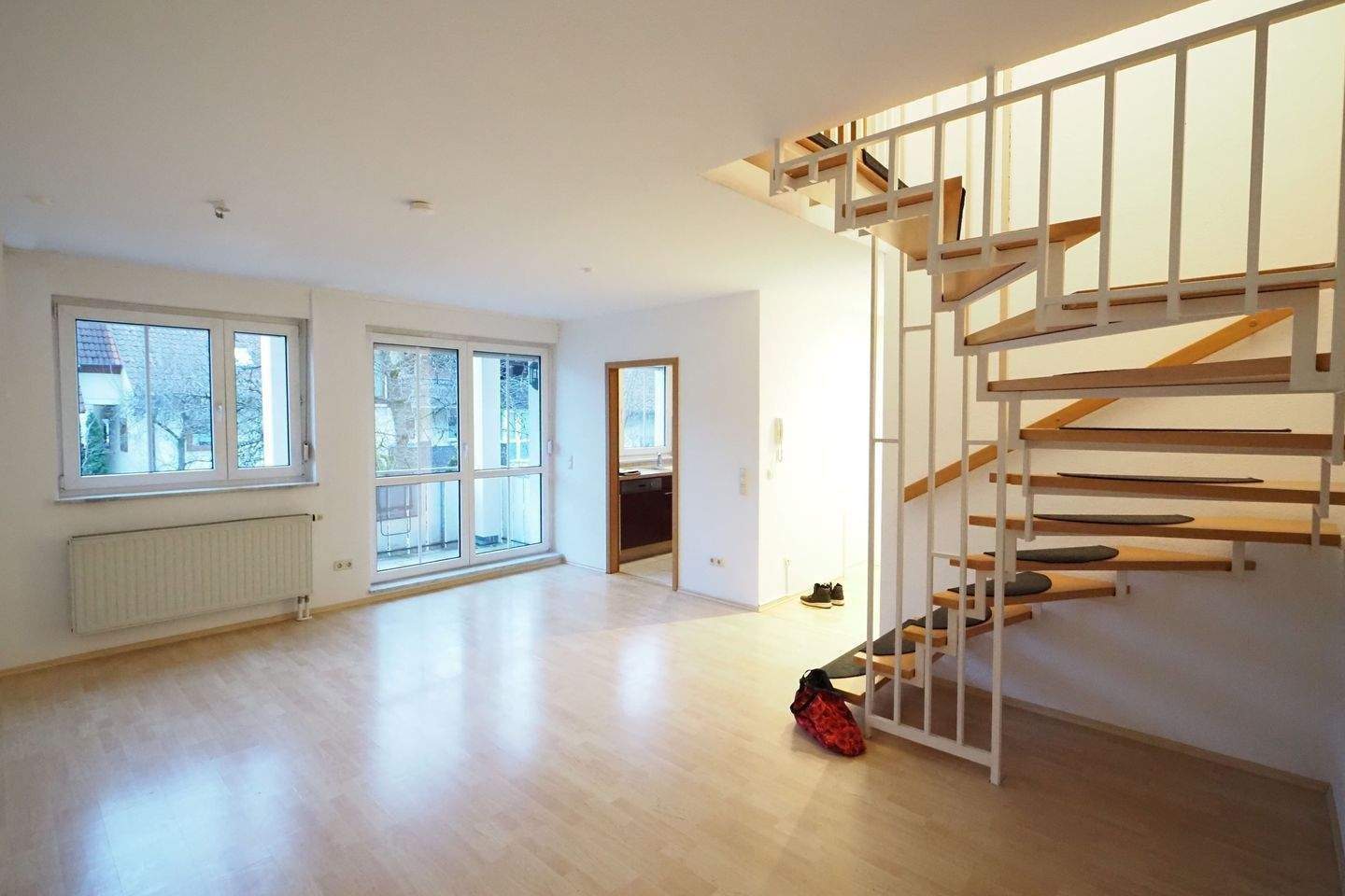 Thumbnail-Moderne, schicke und gemütliche 3-Zimmer-Maisonettewohnung mit Einbauküche und Balkon in grüner ruhiger Lage in Weisendorf