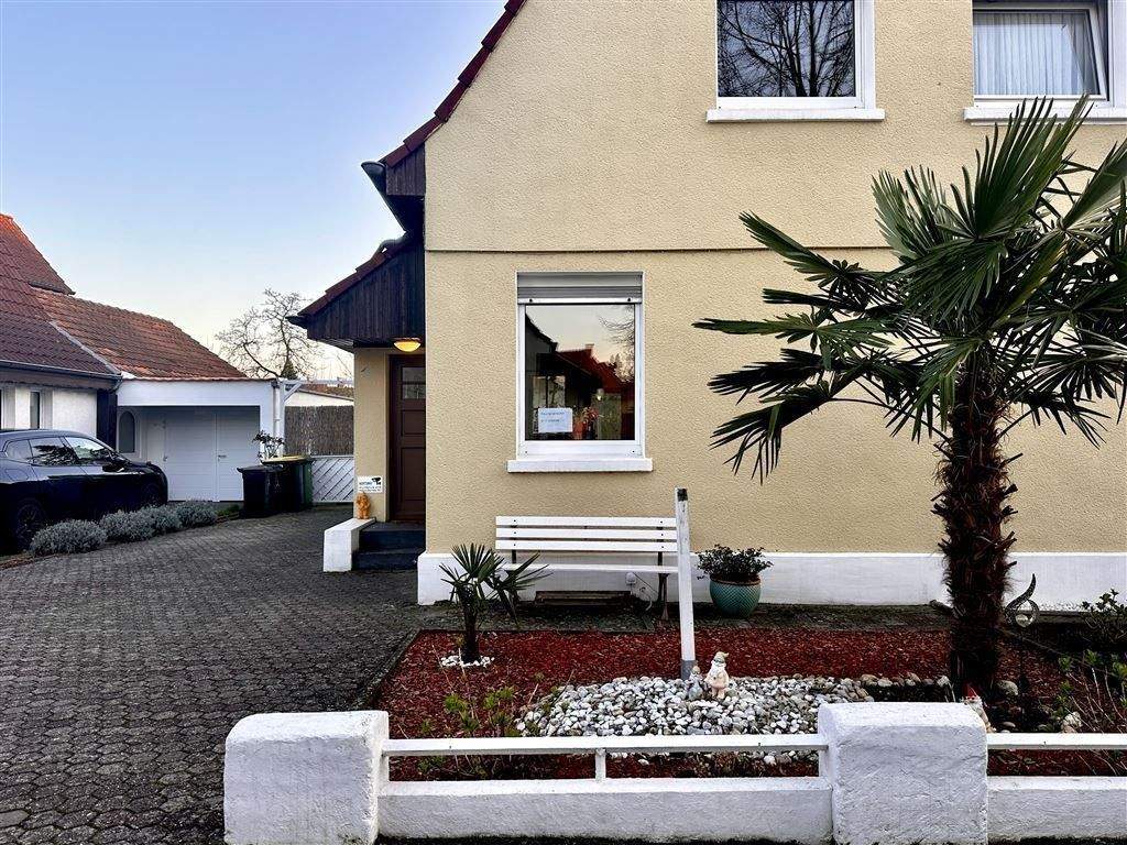 Thumbnail-Gepflegte Doppelhaushälfte mit Garten in beliebter Lage