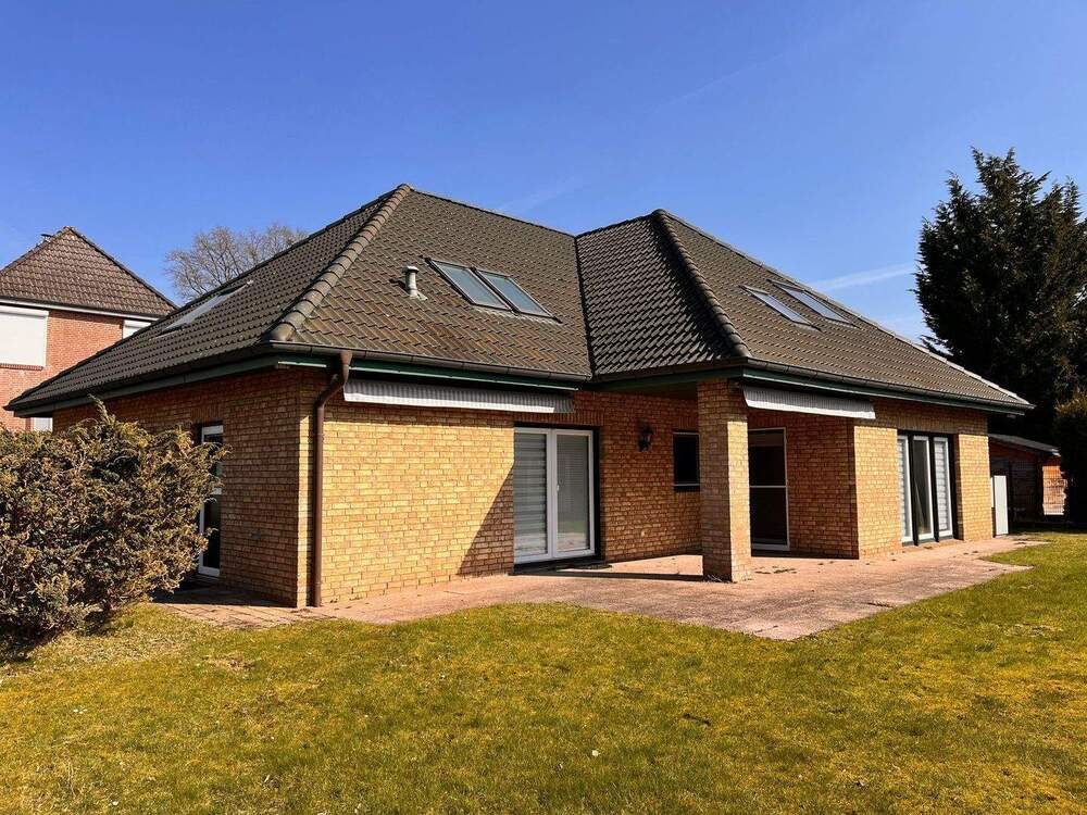Thumbnail-Großes Walmdach-Haus in Tangstedt-Wiemerskamp auch für 2 Parteien geeignet