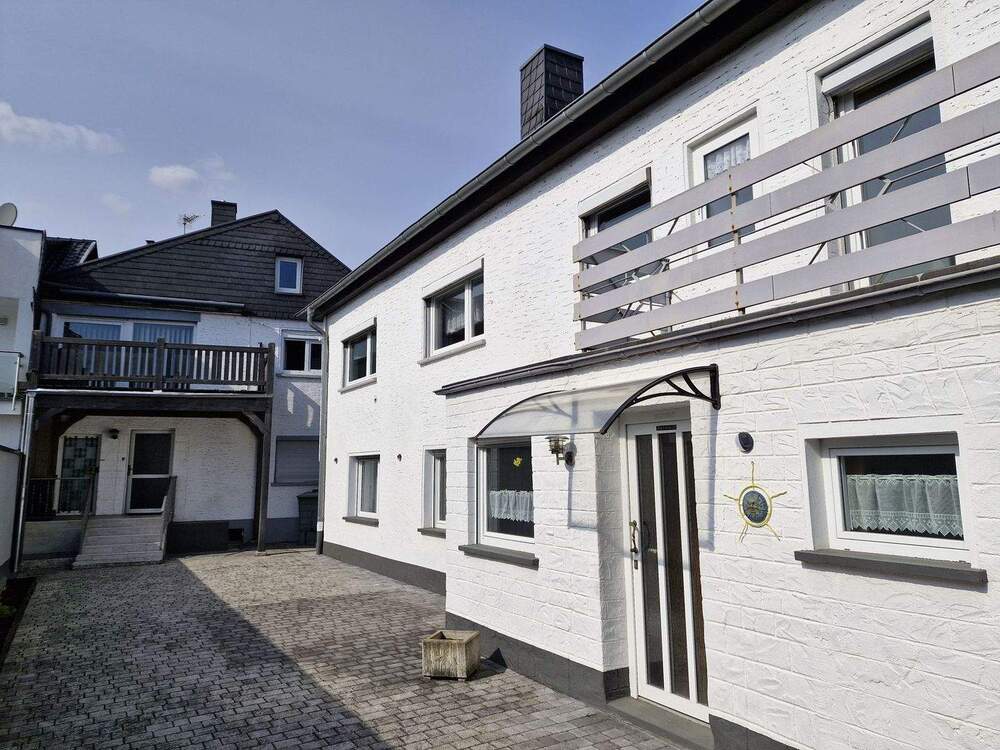 Thumbnail-Siegburg Stallberg: 2 Immobilien mit Doppelgarage warten auf Sie