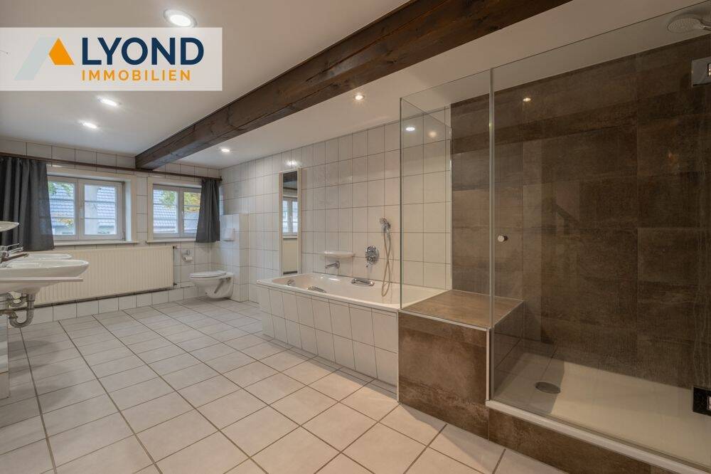 Thumbnail-Reiheneckhaus mit großzügigem Wohnkomfort, Garten und Carport in gepflegtem Zustand!