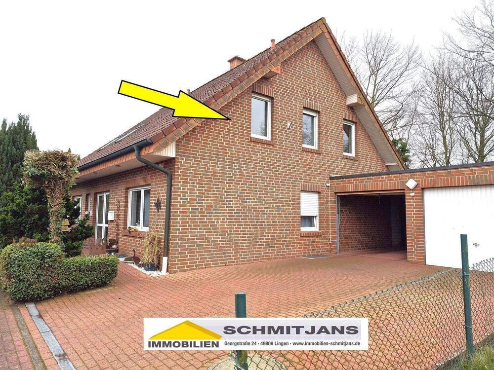 Thumbnail-Helle 3 Zimmer Wohnung im DG im Zweifamilienhaus mit Balkon und Garage