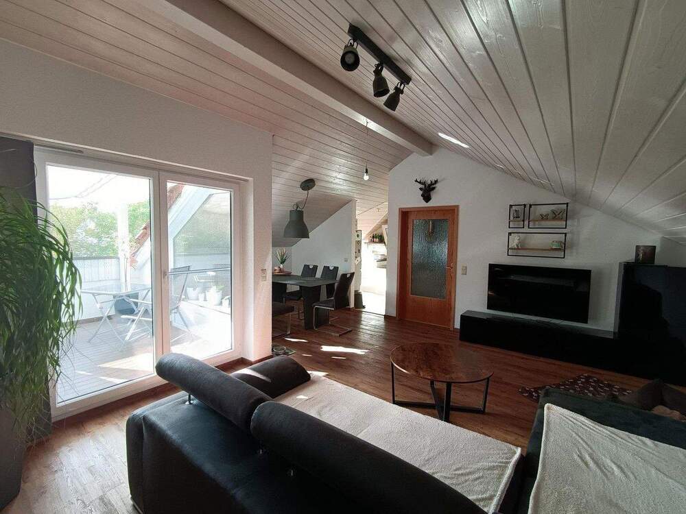 Thumbnail-Helle, moderne 3-Zimmer-Dachgeschosswohnung