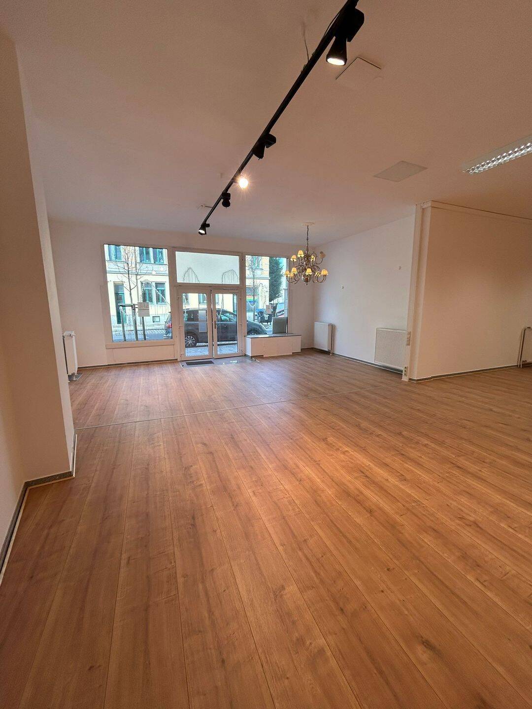 Thumbnail-moderne Erdgeschoss - Bürofläche mit Einbauküche in Dresden-Pieschen !
