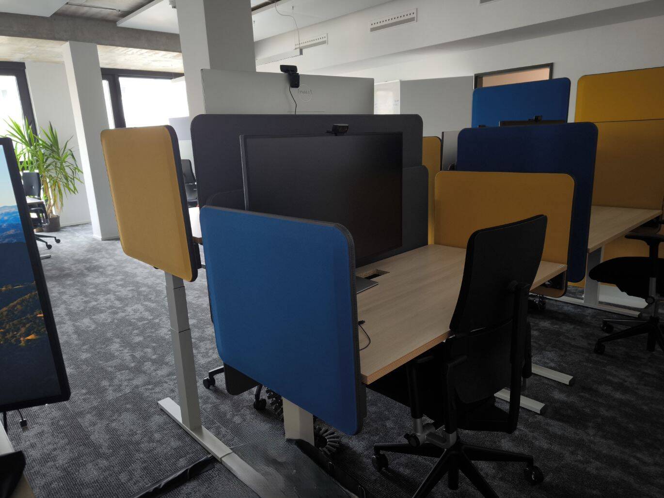 Thumbnail-Moderner Schreibtischplatz nahe Grünen in Jena - flexibel mieten