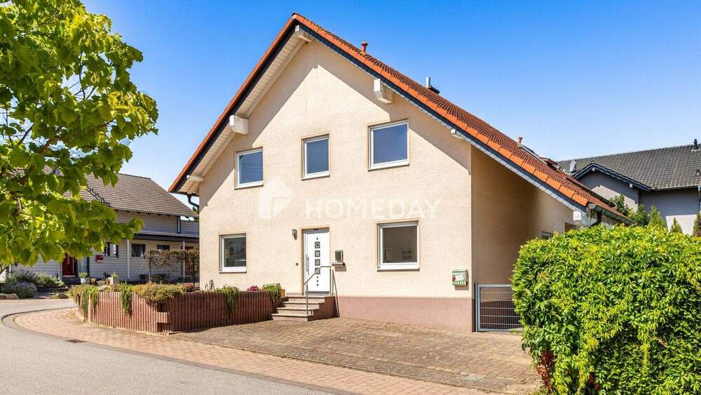 Thumbnail-Charmantes Zweifamilienhaus mit separaten Eingängen in ruhiger Wohnlage