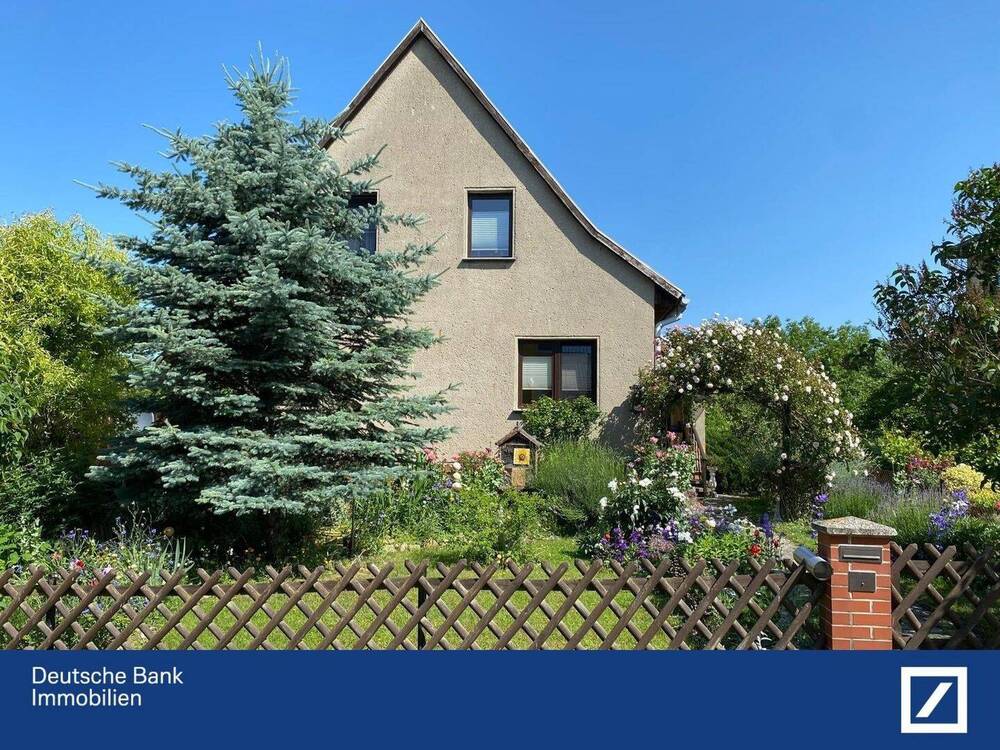 Frontansicht Einfamilienhaus