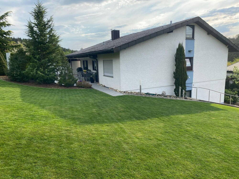 Thumbnail-Teilsaniertes Einfamilienhaus mit Garten und neuer Heizung