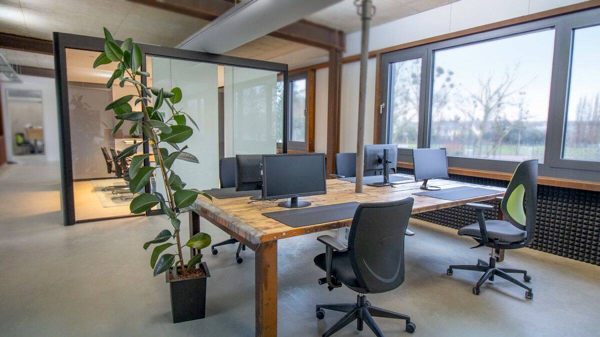 Thumbnail-Modernes Fix Desk im Industrial-Loft in Brühl - flexibel & zentral