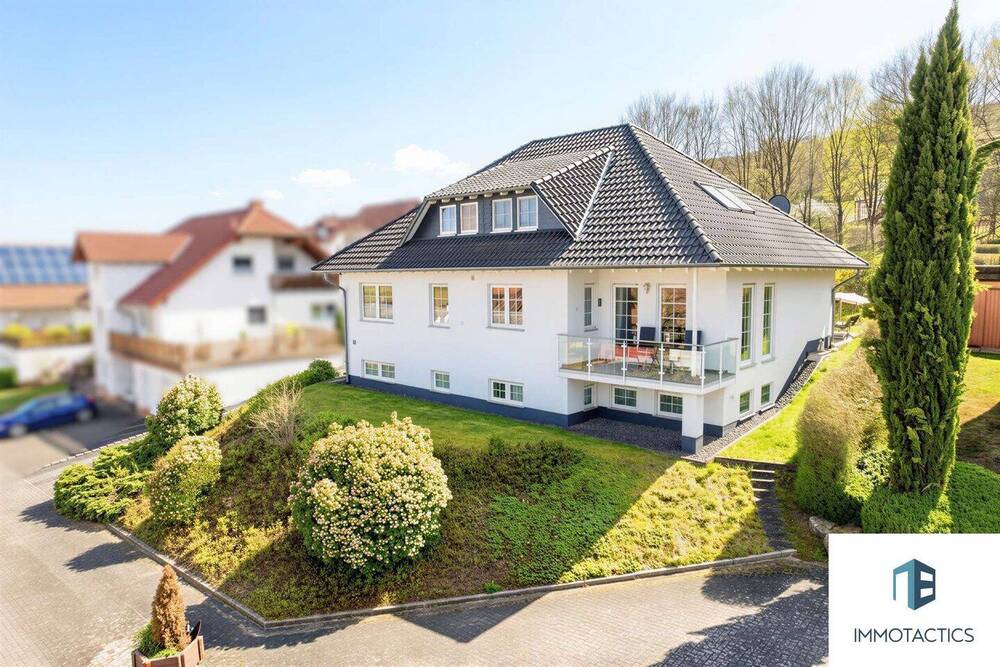 Thumbnail-Stilvolles und großes Einfamilienhaus mit Kamin, Garten & hochwertiger Ausstattung