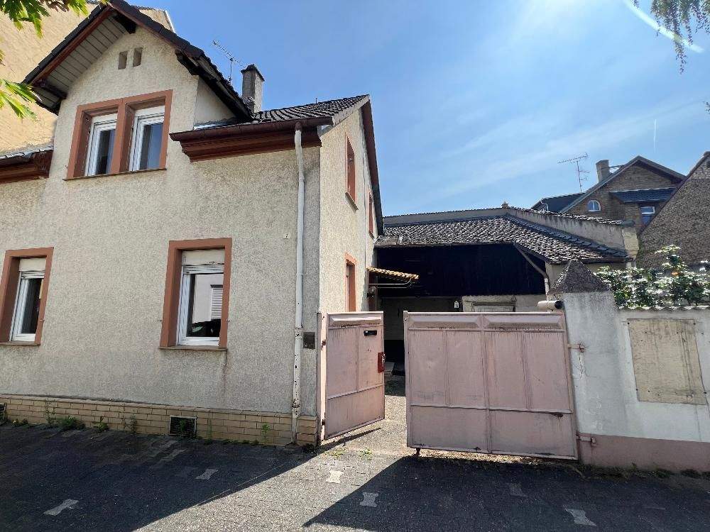 Thumbnail-Charmantes Einfamilienhaus mit Innenhof und Potenzial in Mainz-Mombach