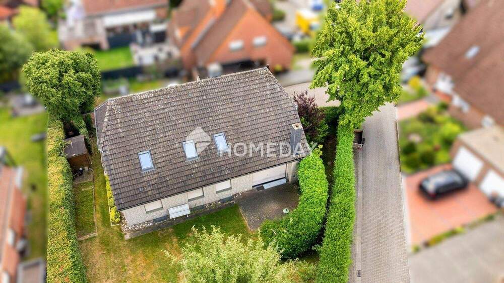 Thumbnail-Familienfreundliches Zweifamilienhaus mit Garten und stabilen Mieteinnahmen