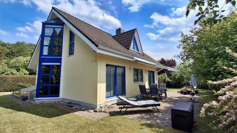 Rückansicht mit Terrasse