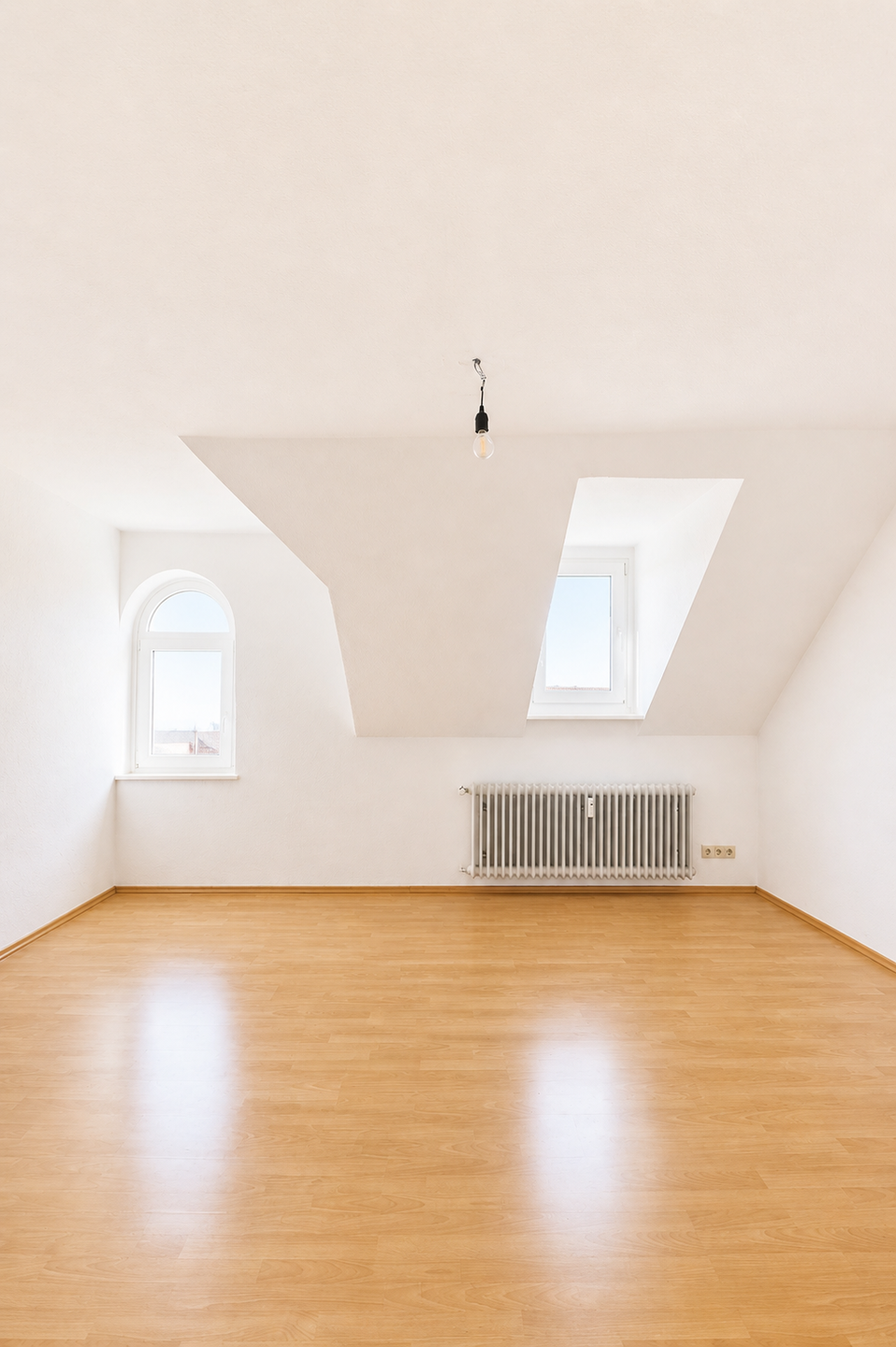 Thumbnail-Trier-Kürenz* helle 2 ZKB Dachgeschosswohnung mit Garten in zentraler Lage!