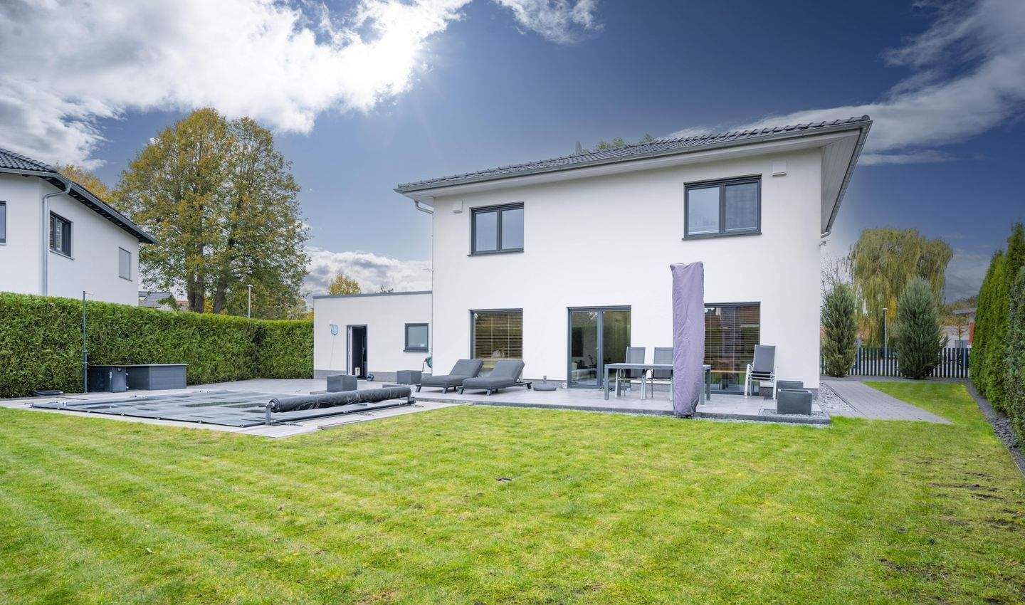 Thumbnail-EXKLUSIVES EINFAMILIENHAUS+5 ZIMMER+2 BÄDER+POOL+DOPPELGARAGE+ENERGIE A (+)+