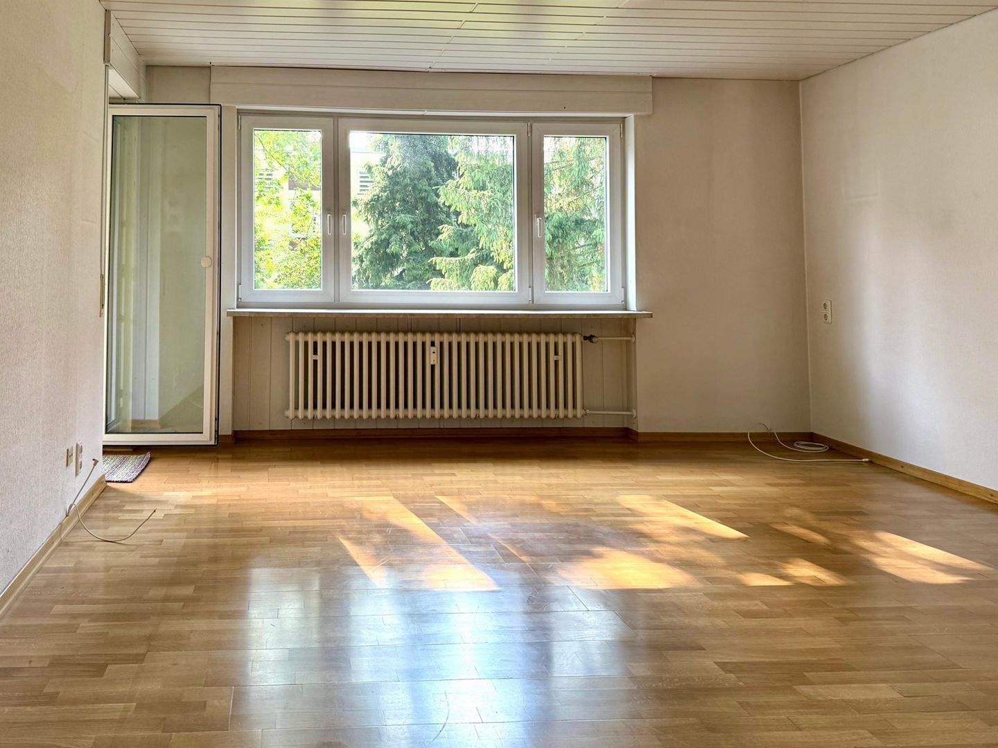 Thumbnail-Drei-Zimmer-Hochparterrewohnung mit Loggia in ruhiger Wohnlage