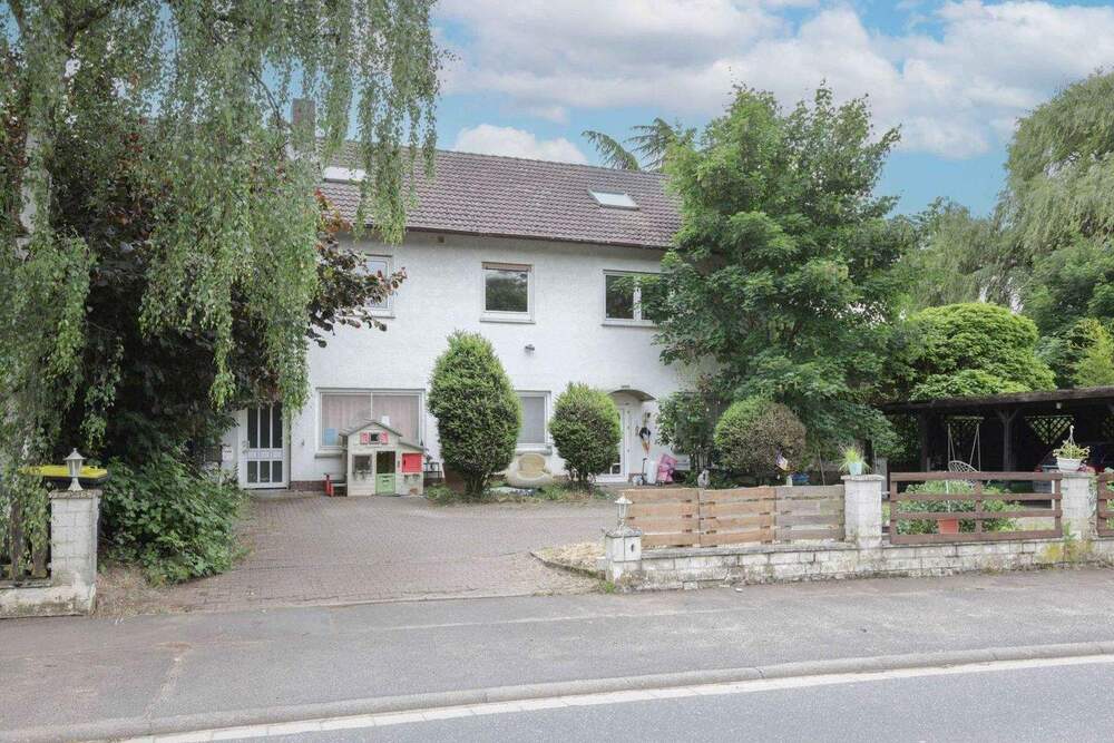 Thumbnail-Wohnen & Pferdehof am Ortsrand von Büdingen - 2FH mit großem Entwicklungspotenzial