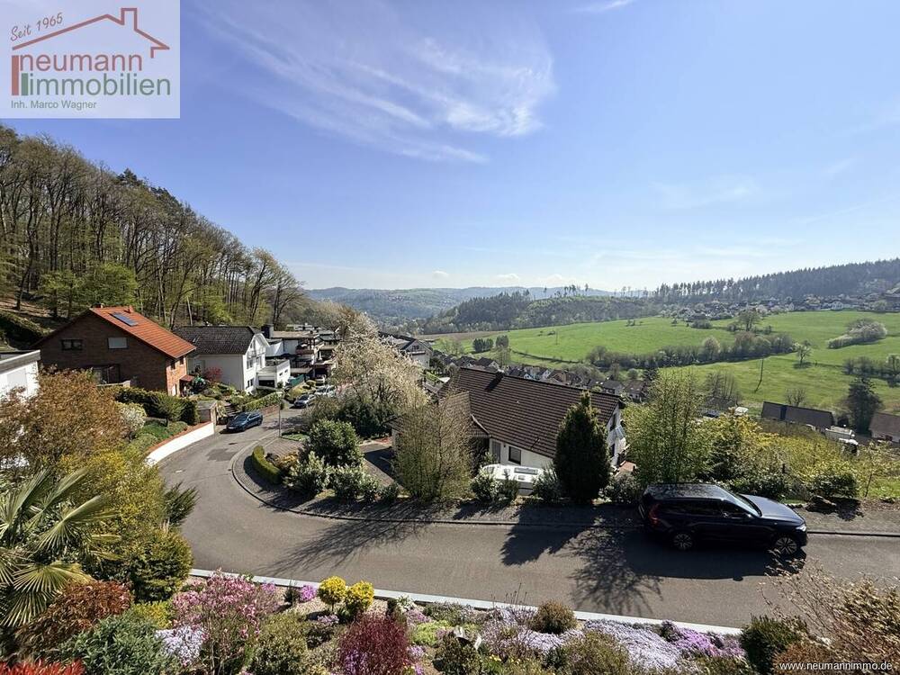 Thumbnail-Familienfreundliches Einfamilienhaus in traumhafter Waldrandlage und Traumblick