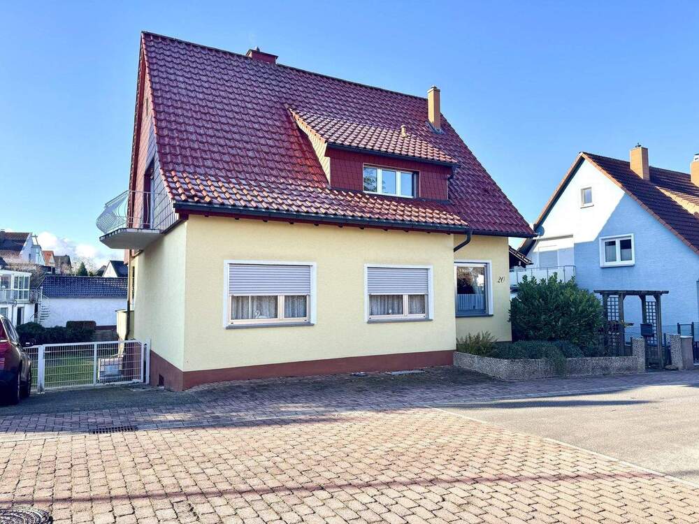 Thumbnail-Weilerbach - Gepflegte 4-Zimmerwohnung mit Balkon und Garten in Weilerbach