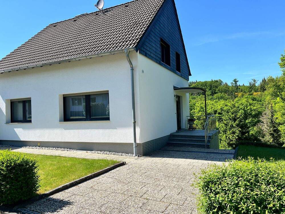 Thumbnail-* Schönes Freistehendes Einfamilienhaus * 2 Garagen* traumhaftes Grundstück