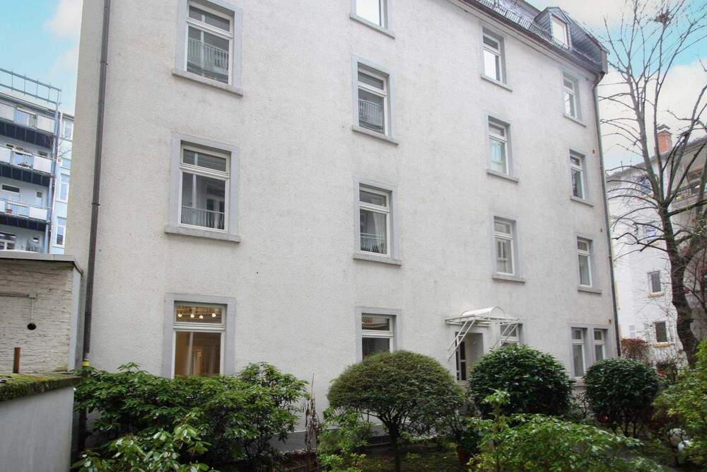 Thumbnail-Renovierungsbedürftige 2 Zimmer Altbauwohnung in Top Lage Nordends