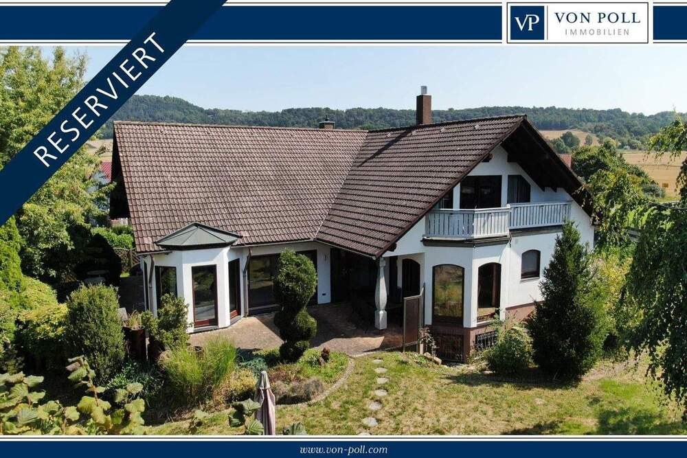 Thumbnail-Großzügiges, freistehendes Einfamilienhaus mit Wellnessbereich und Doppelgarage