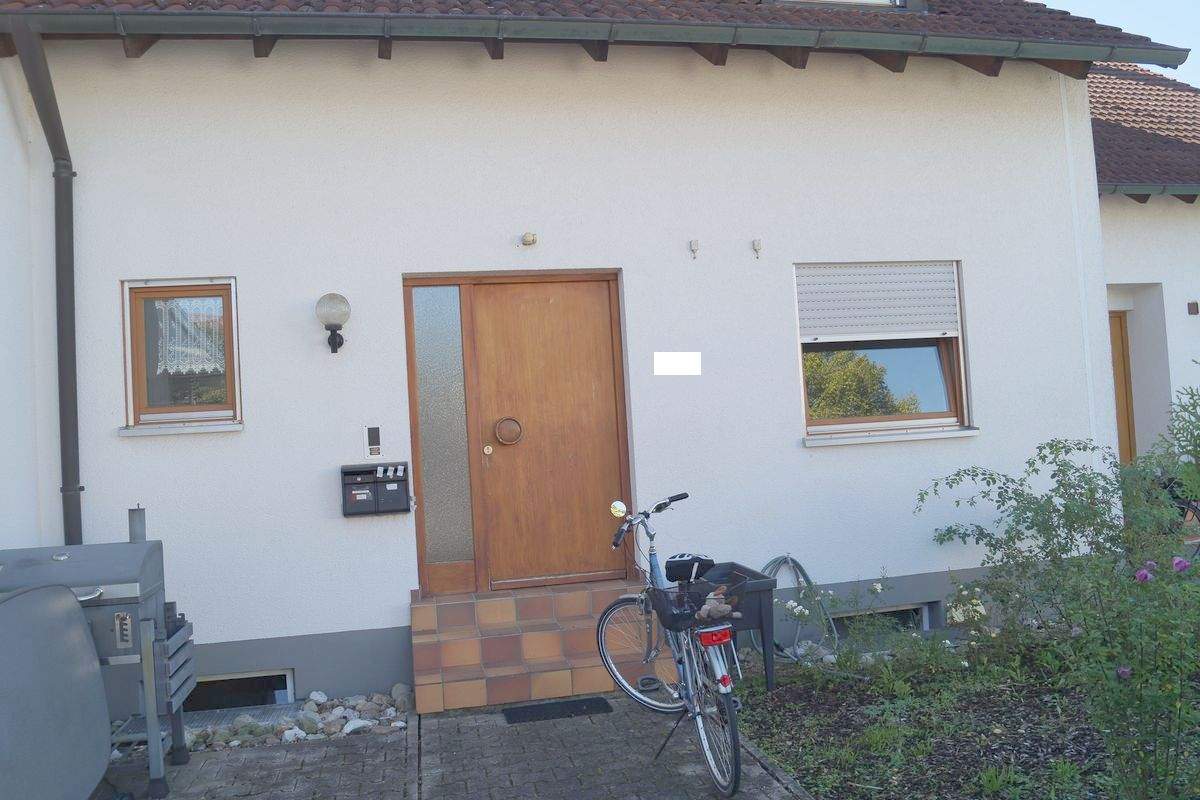 Thumbnail-3-Zimmer-Erdgeschosswohnung mit Terrasse und Garten