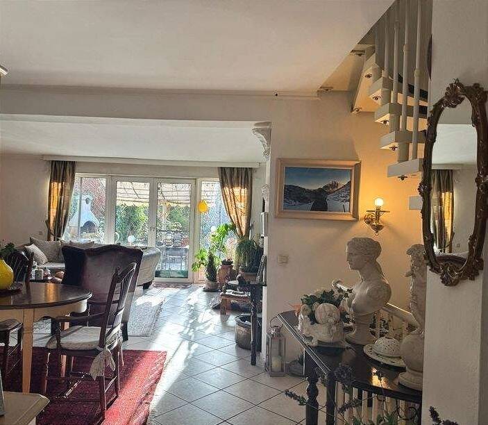 Thumbnail-Traumhaftes helles Reihenhaus möbliert Terrasse Stellplatz Kamin 3 Schlazimmer zentral