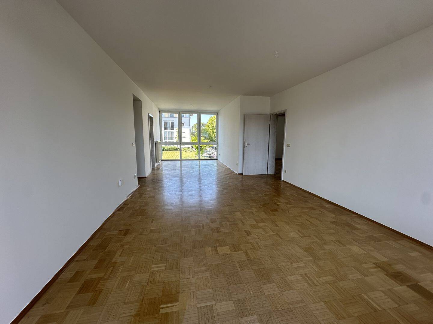 Thumbnail-Renovierte 3 - Zimmer Wohnung mit Balkon, Tageslichtbad und Garage