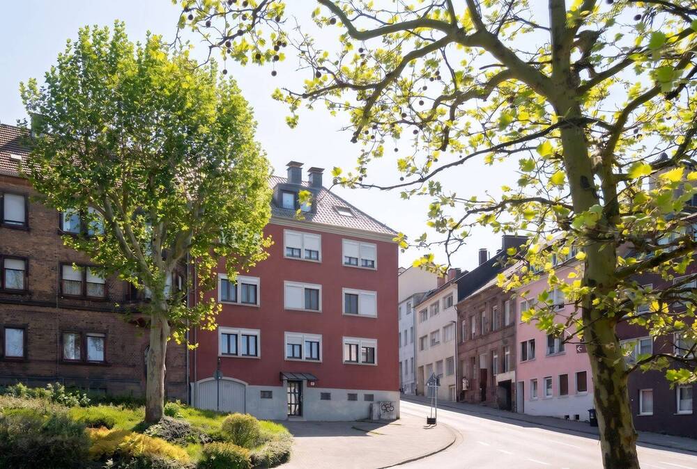 Thumbnail-Entwicklungsfähiges Mehrfamilienhaus mit sieben Wohneinheiten in Neunkirchen!