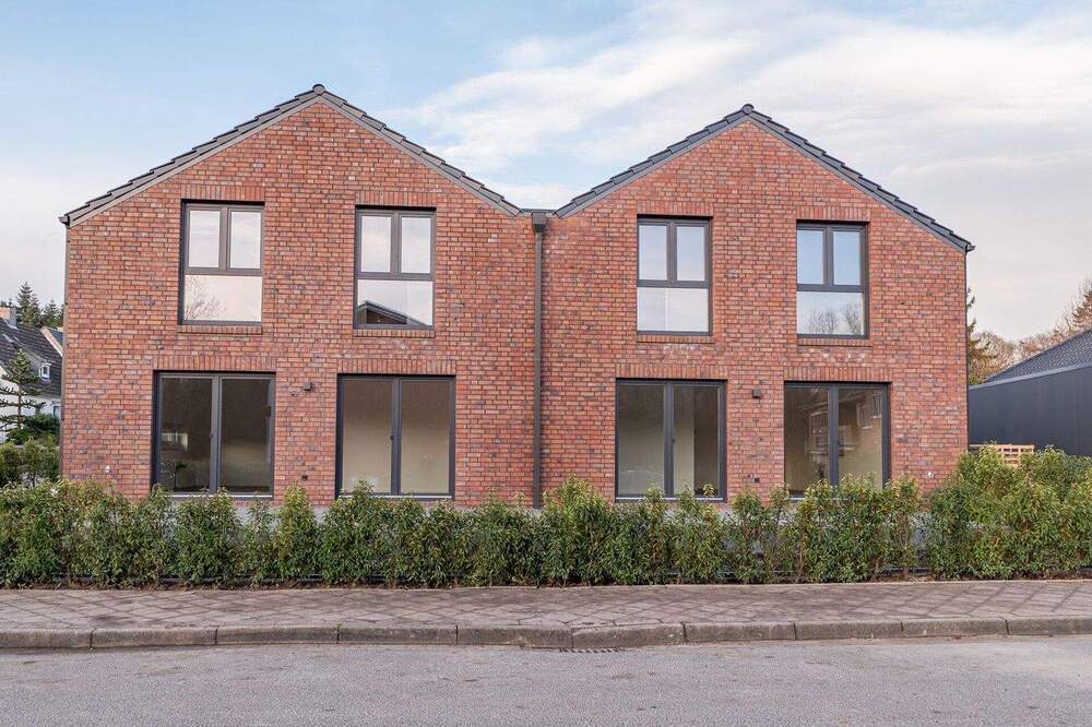 Thumbnail-Jetzt in Ihre Traumimmobilie einziehen! Exklusives Doppelhaus.