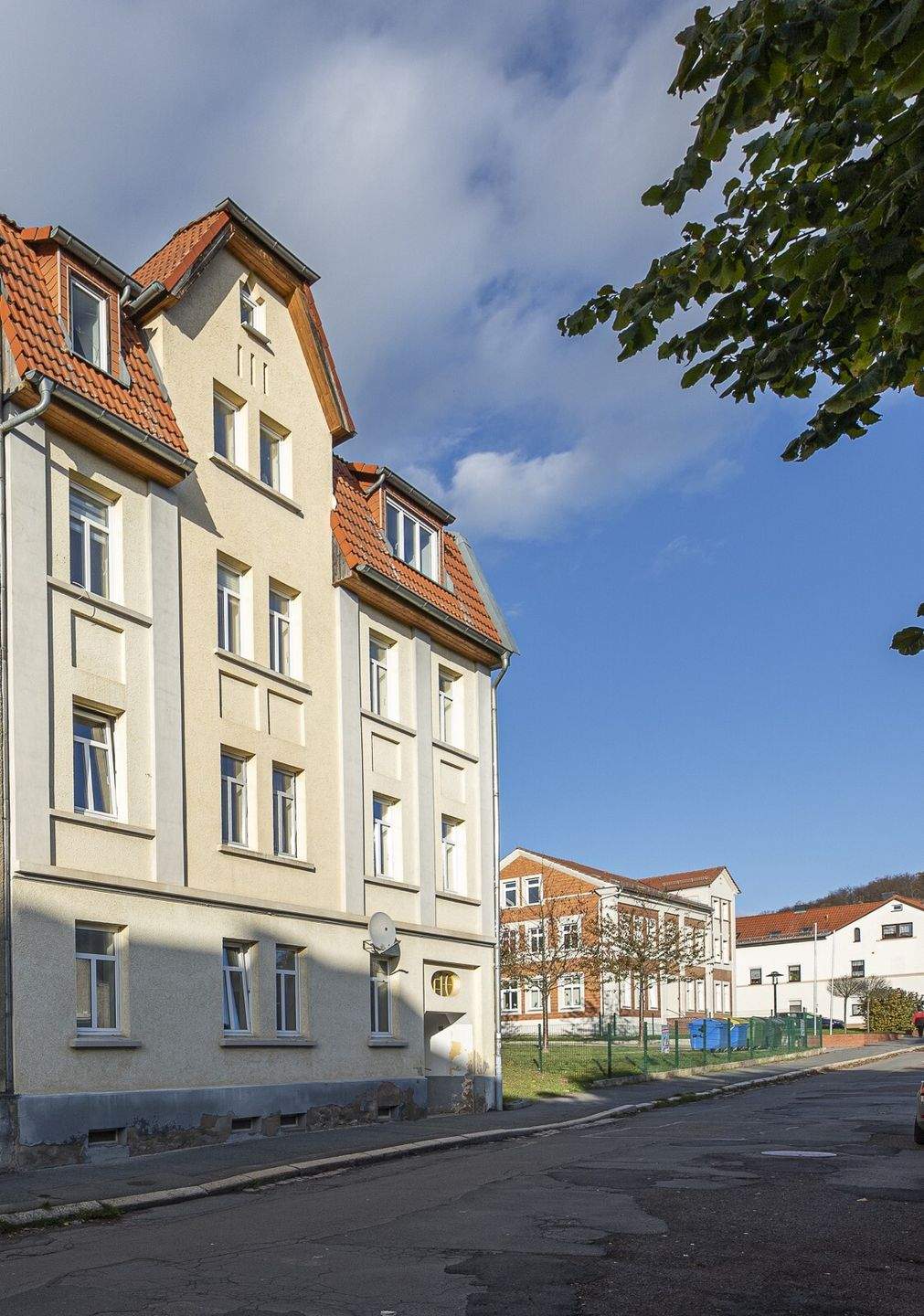 Thumbnail-Entwicklungsobjekt mit Substanz - Mehrfamilienhaus in zentraler Lage von Gera