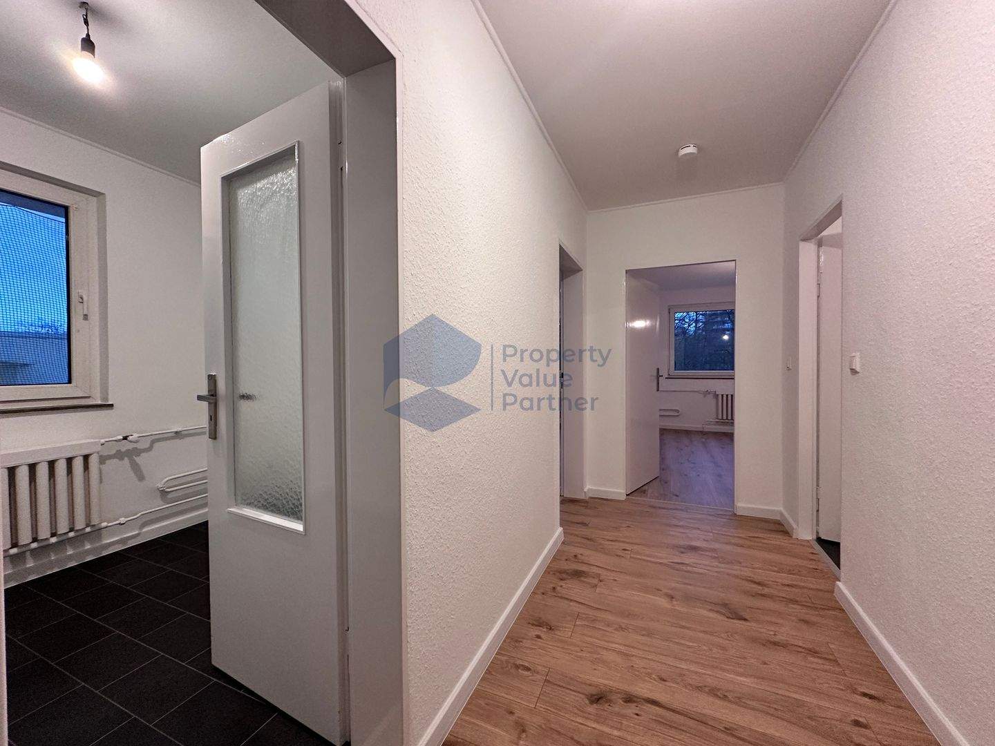 Thumbnail-Vollständig sanierte 2-Zimmer-Wohnung mit Loggia im 3. Obergeschoss