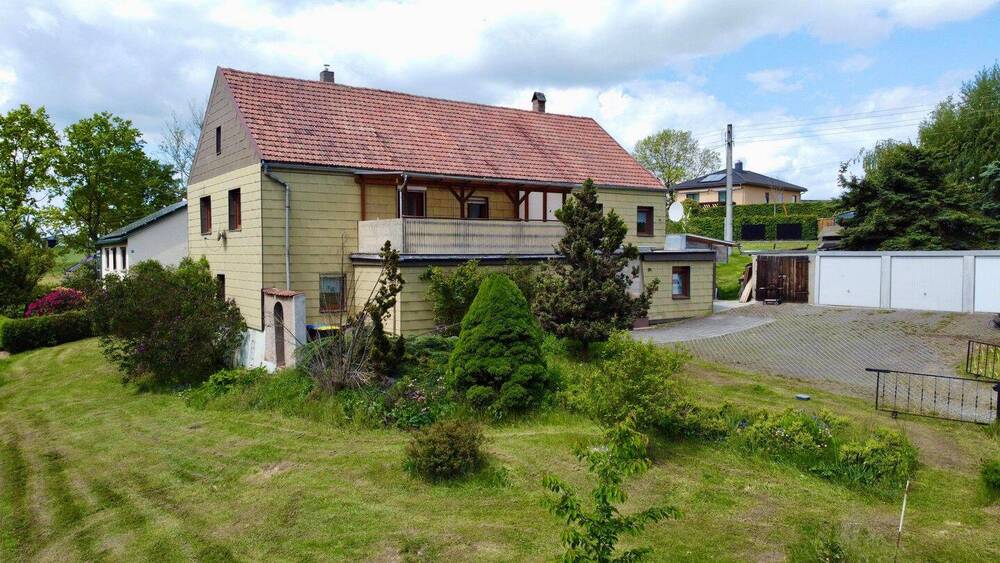 Thumbnail-Solides Wohnhaus mit großem Grundstück, ideal für Familien