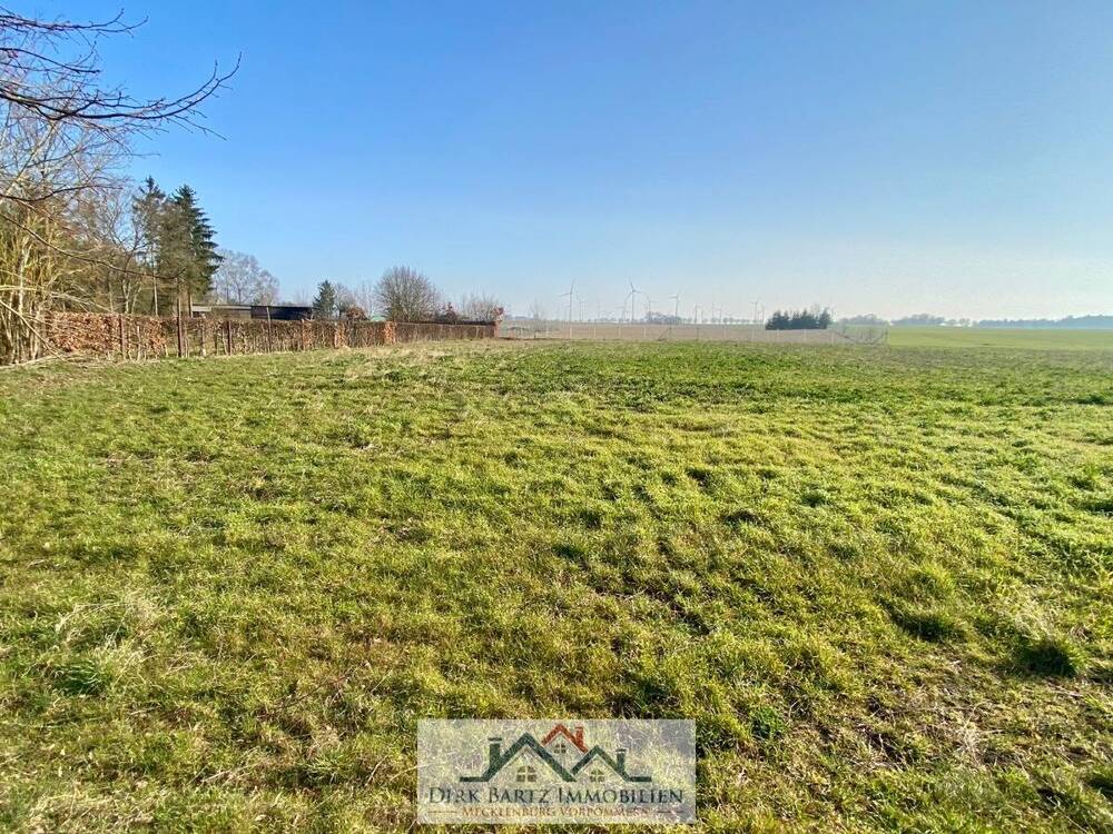 Thumbnail-Großes Baugrundstück in der Nähe von Neubrandenburg in Schmiedenfelde!!